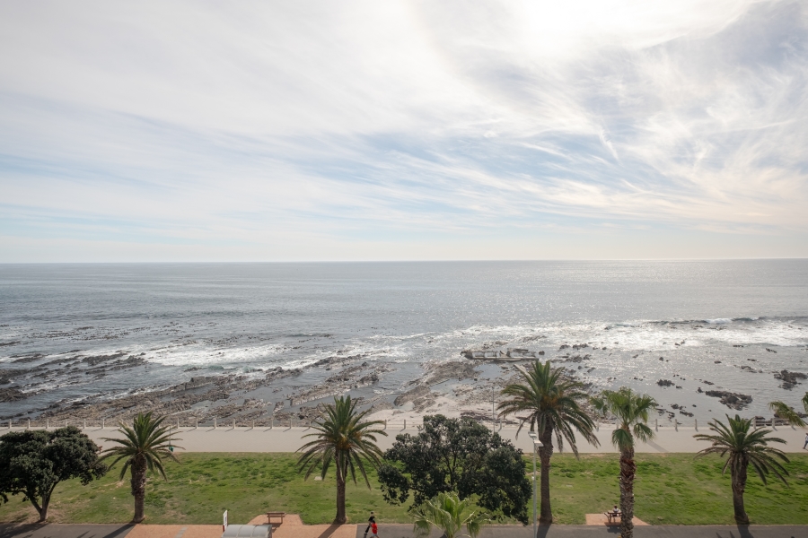 To Let 3 Bedroom Property for Rent in Sea Point Western Cape